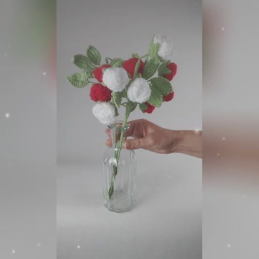 Brassée de roses en laine